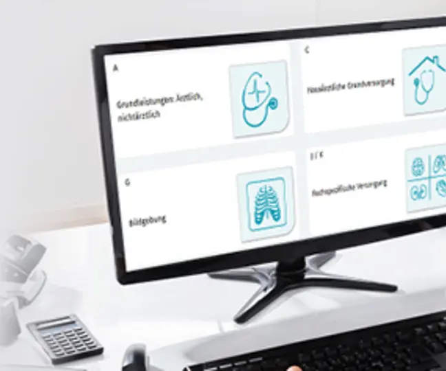 MPA travaille sur un ordinateur de bureau