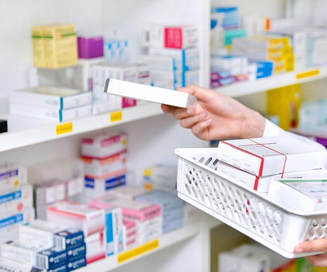 Stockage des médicaments dans la pharmacie du cabinet médical