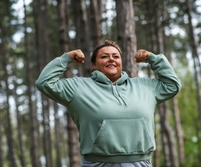 Frau im Wald