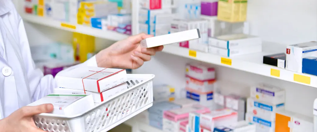 Einlagern von Medikamenten in der Praxisapotheke