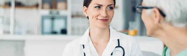Ärztin und Patient