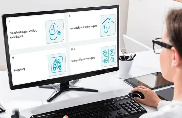 MPA travaille sur un ordinateur de bureau