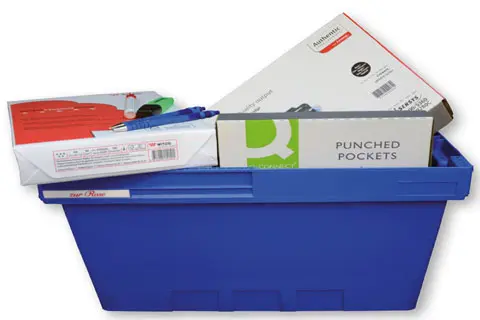 Scatola con materiale per ufficio