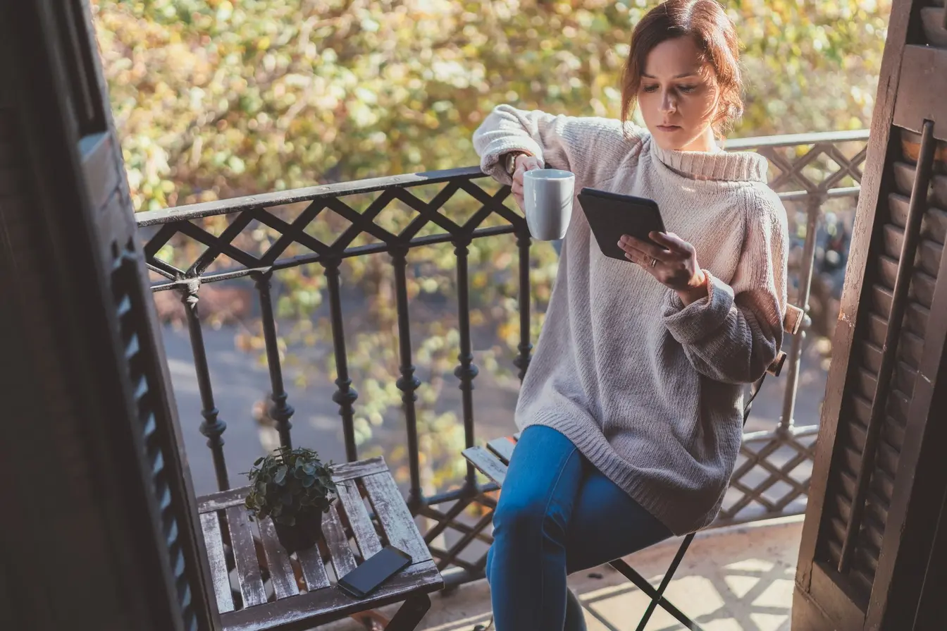 Lesen E-Reader Balkon