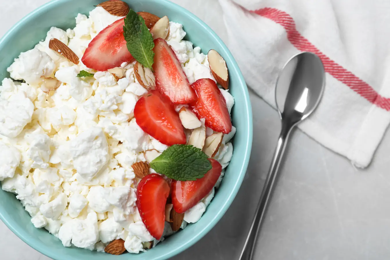 Quark mit Erdbeeren