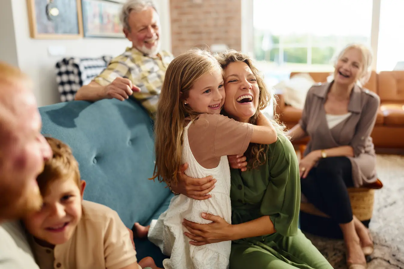 Familie lachend
